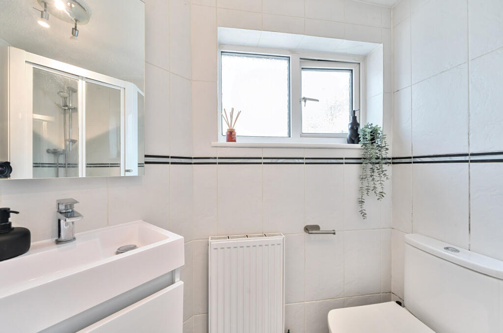 10-68150306e1ee2-...