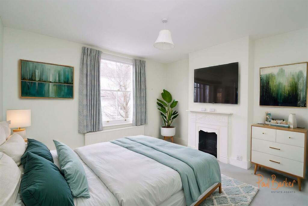 AI bedroom-1 - Bedroom - Modern - 3.jpg