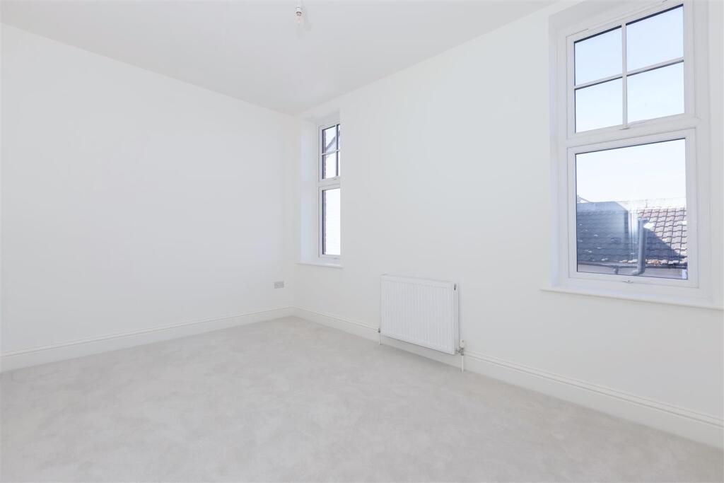 Northcourt Flat 4.jpg