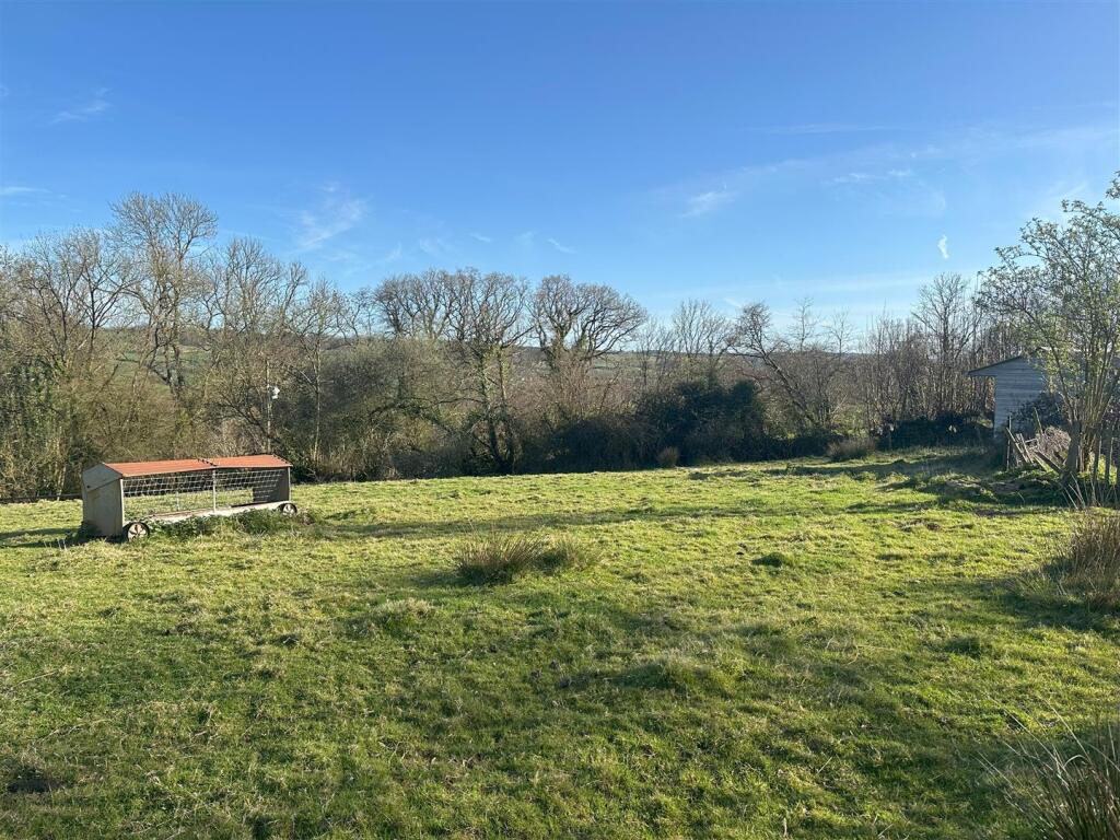 Land at Pound 2.jpeg