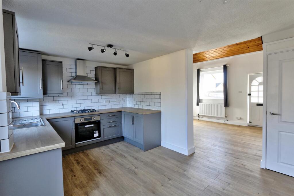 Kitchen &amp; Breakfast Room 2.jpg