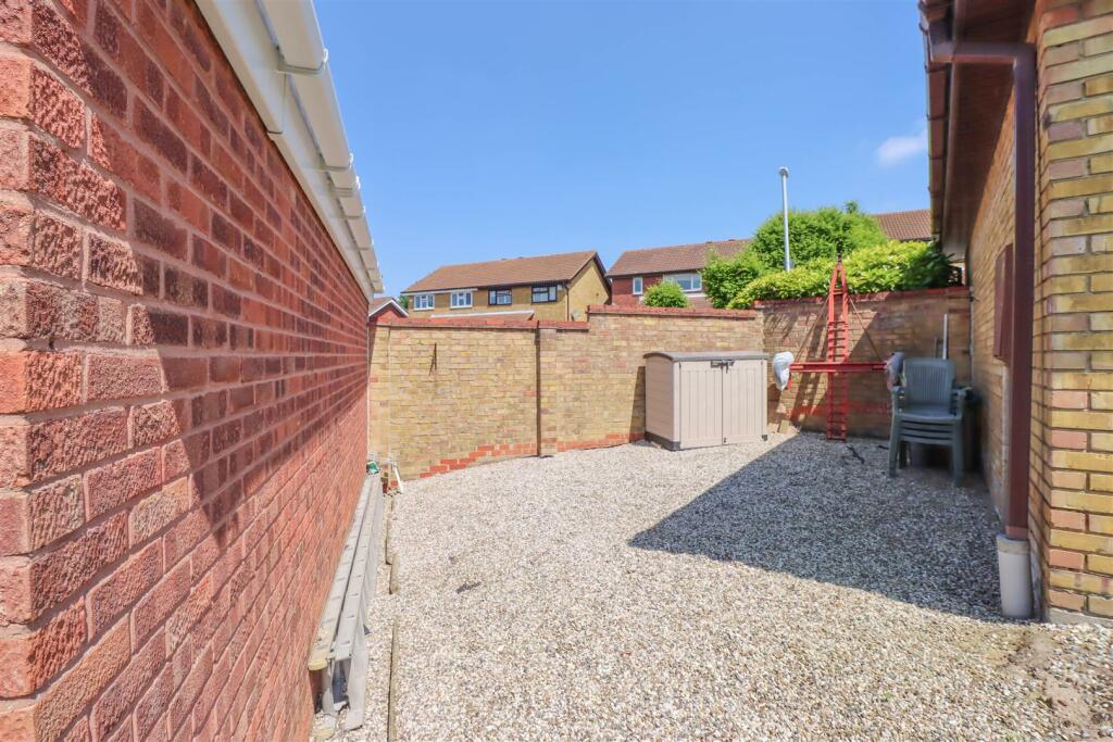 1 BANNISTER GREEN OUTSIDE-2.jpg