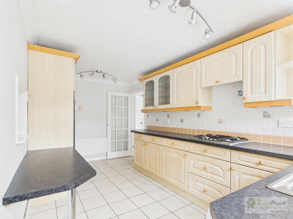 Thetford Road EweMove Mildenhall Kitchen 1
