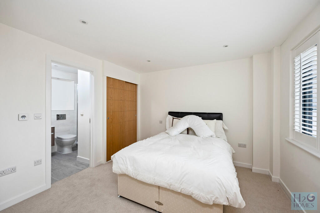 Kingsway 191, fla...