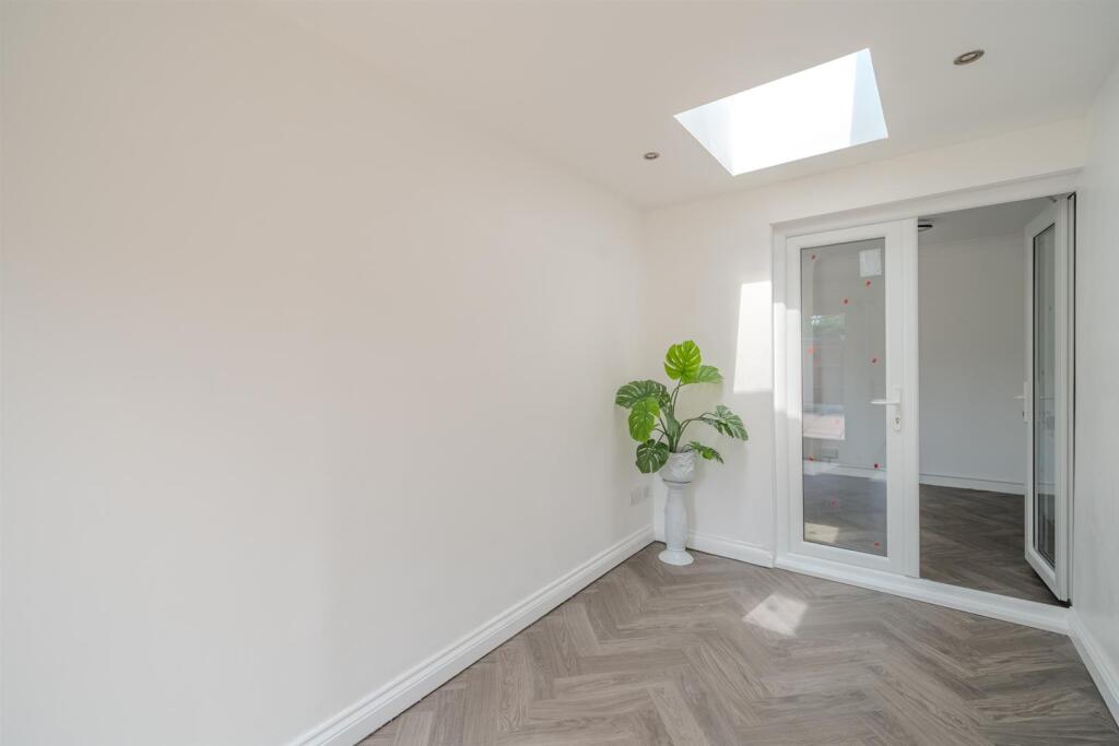 23 Neyland Path-16.jpg