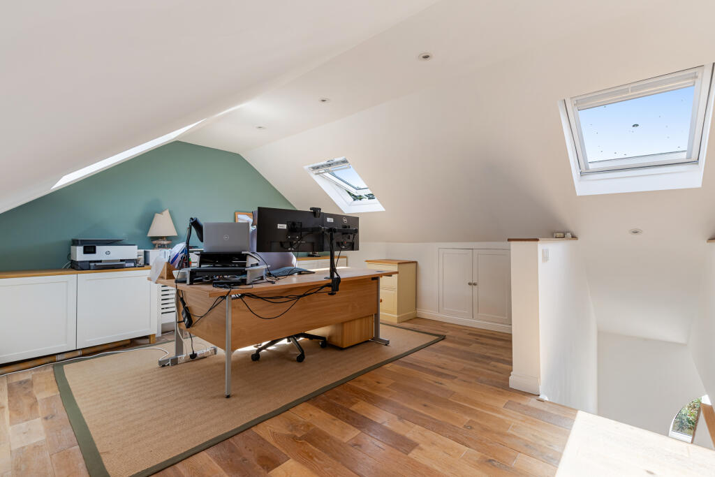 A52 - 6 Furzehill Road Heybrook Bay - 250718