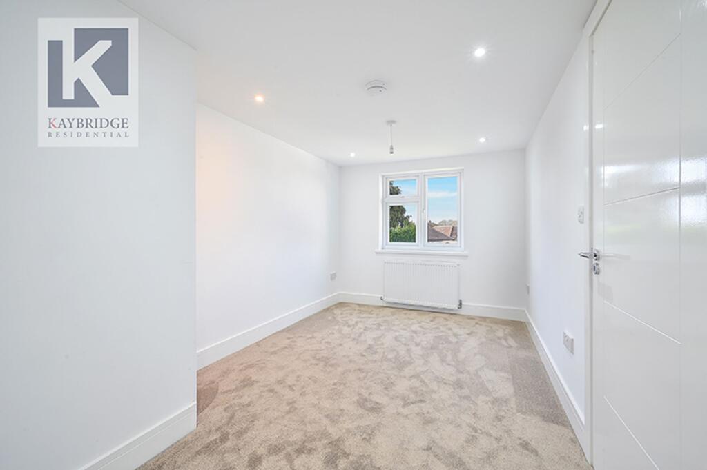 Derek Avenue, Epsom