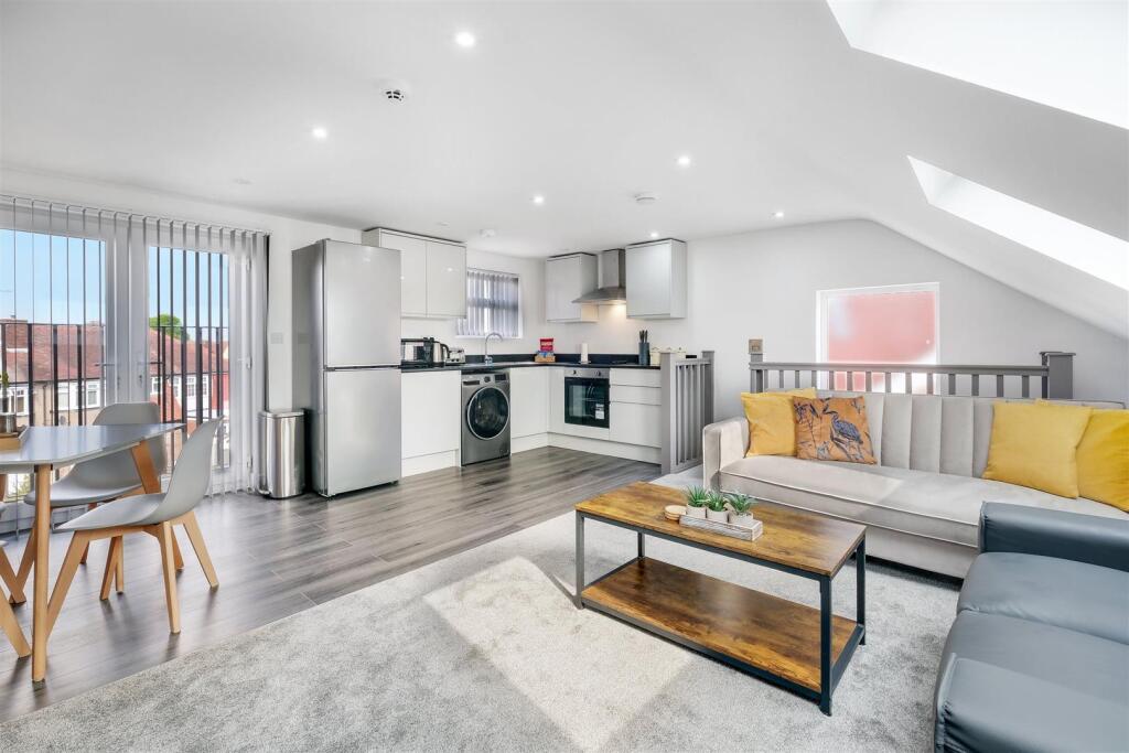 360 TW3 Ellerdine Rd 207-A-01.jpg