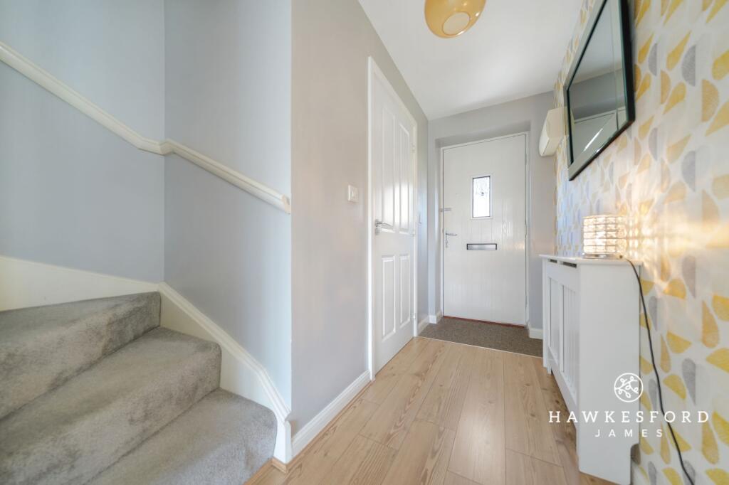 Buttercup Avenue, Minster on Sea - Entrance hall