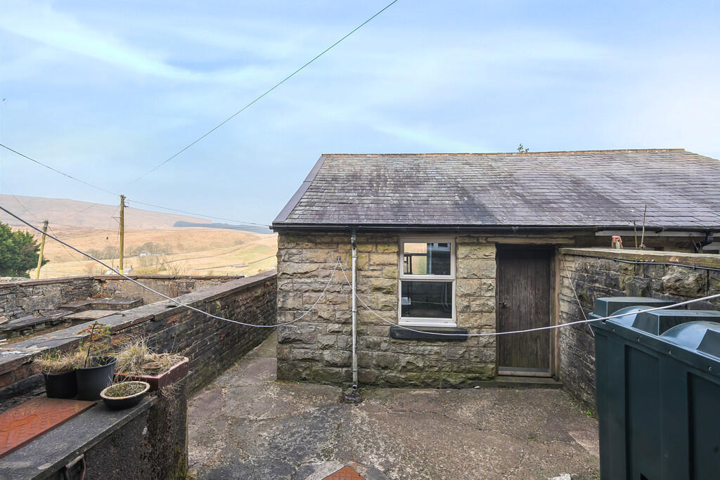 Outbuilding 