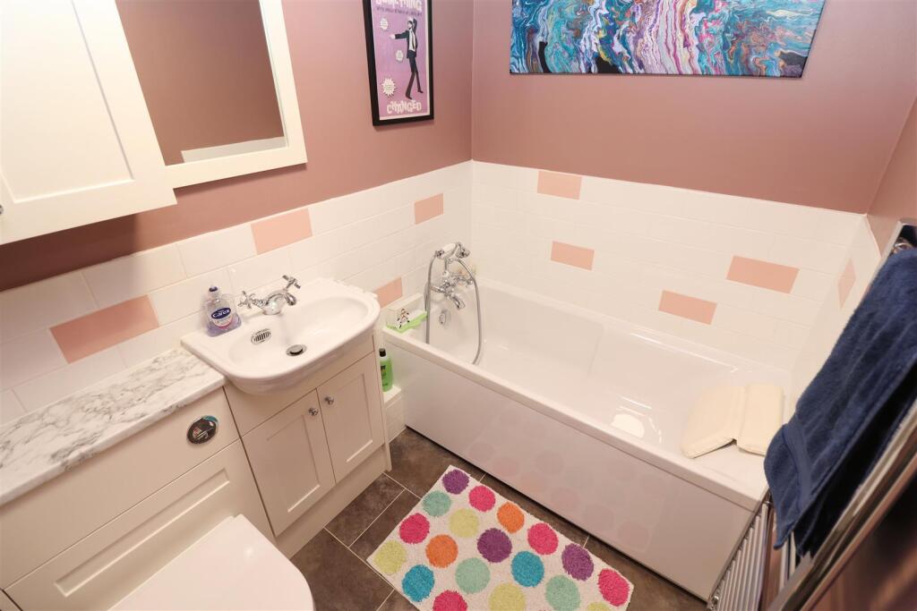 Ground Floor Bathroom / WC