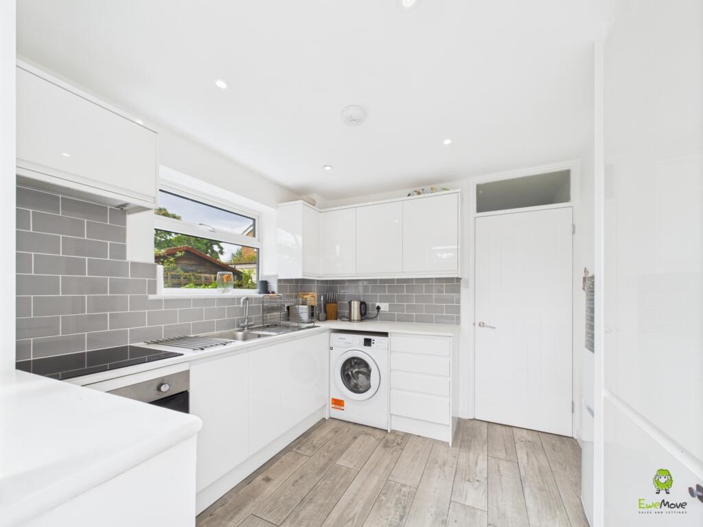 CAM02615G0-PR0093-STILL008