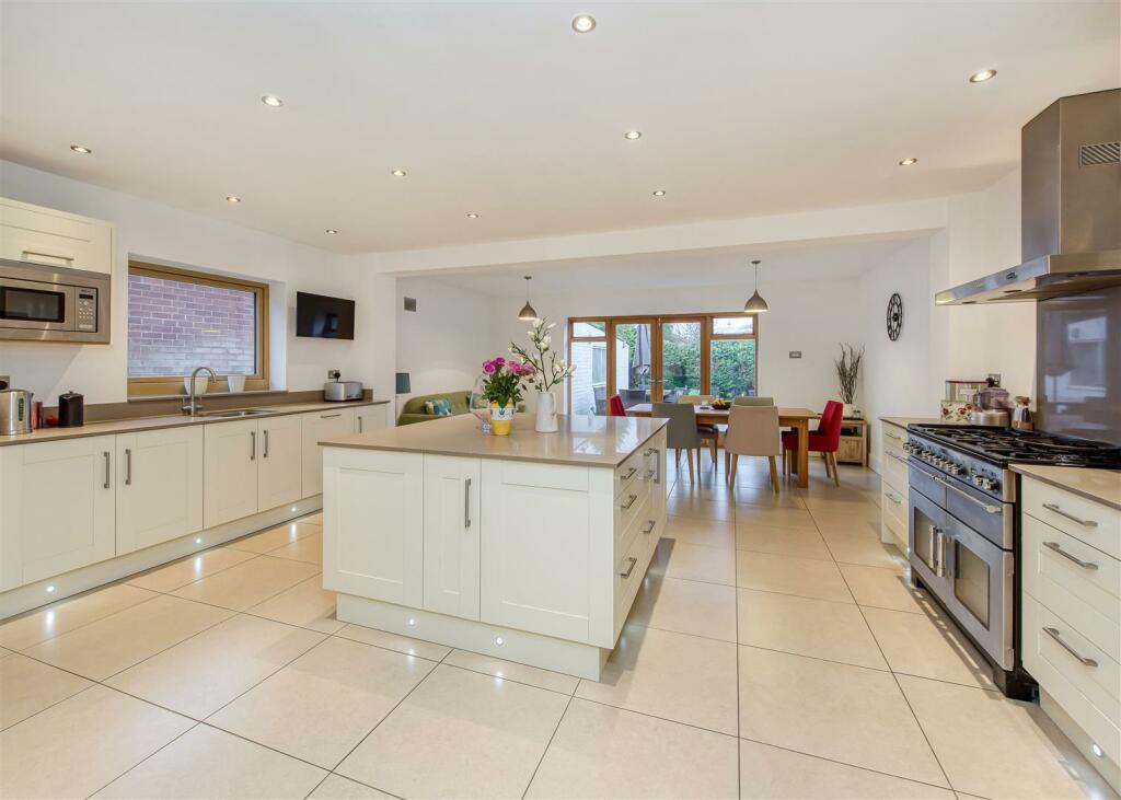 59 Elliotts Lane-kitchen1.jpg