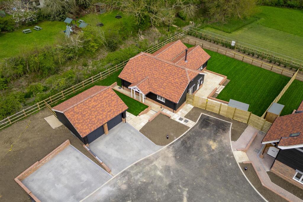 250412 - Halls Close, Braughing - 09.jpg