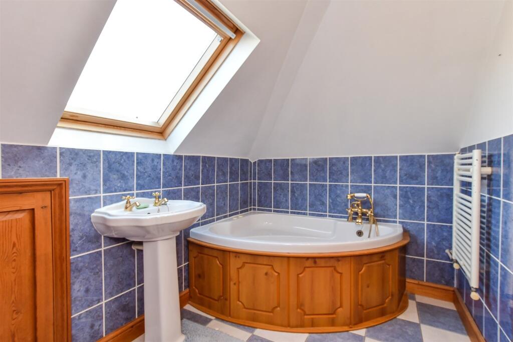 En-Suite Bathroom