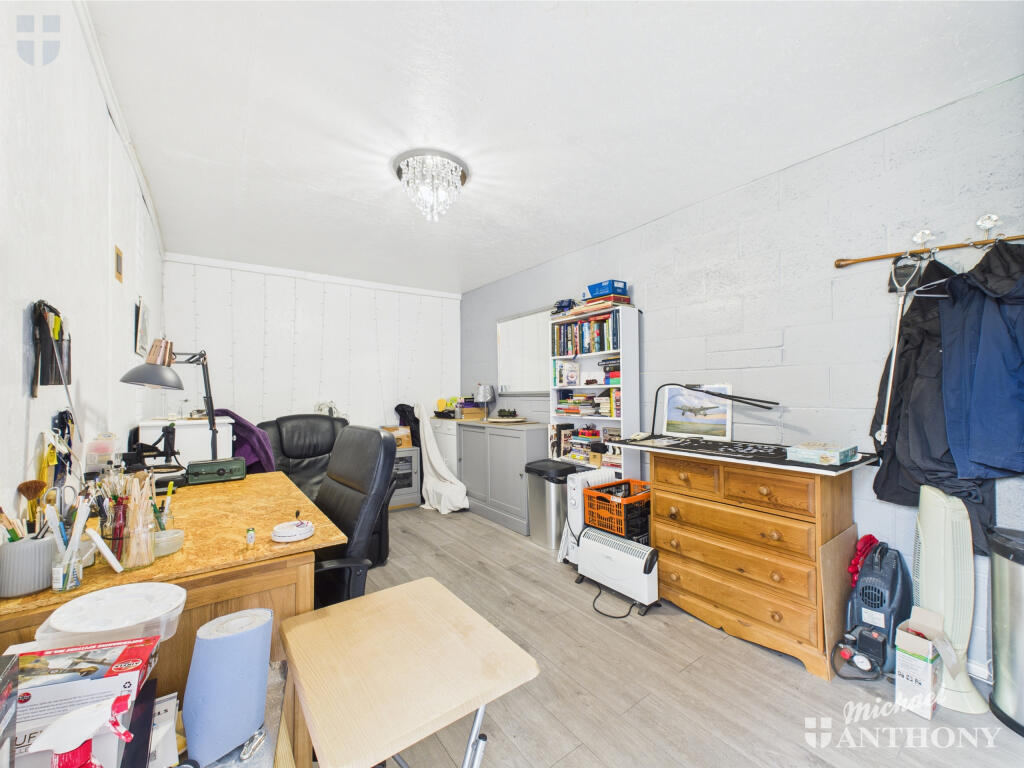 CAM03218G0-PR0655-STILL027