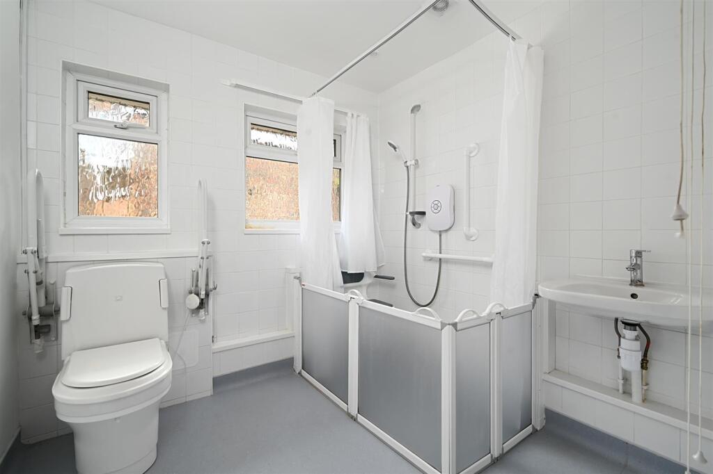 Hillside, BN41 (8).jpg