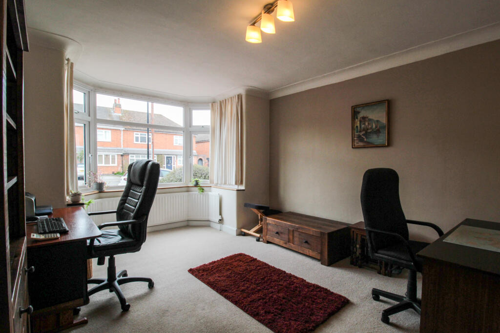 Front sitting room with bay