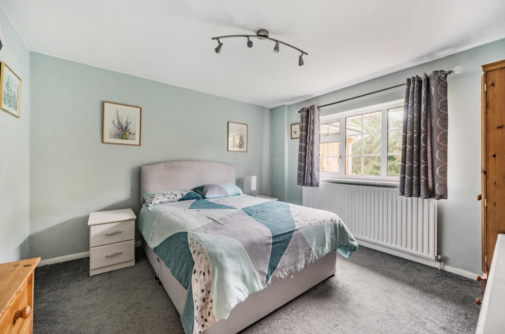 1375149-26-690dee...