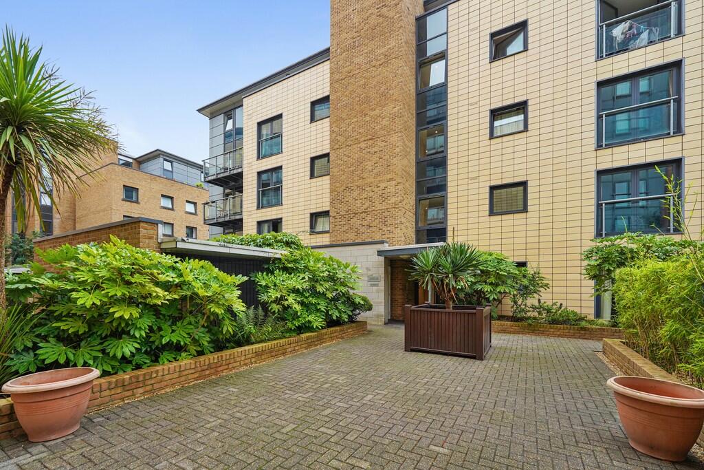 14-25cfJUS07670 (...