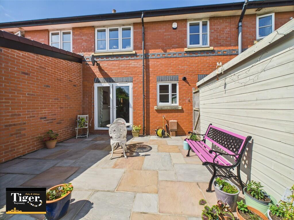 CAM02176G0-PR0589...