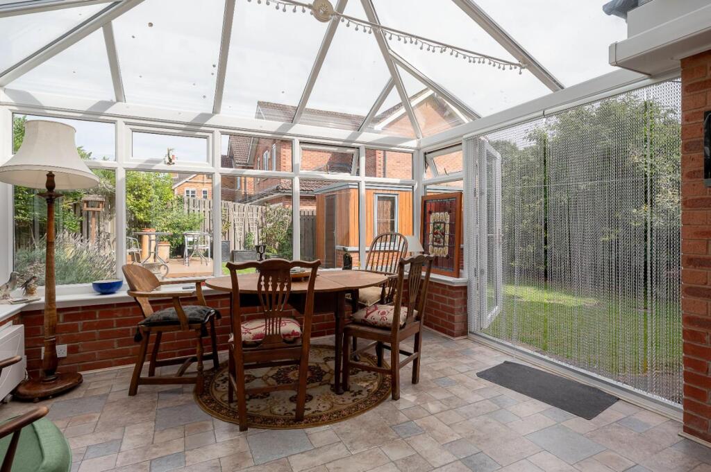 10 Millrace Close-11.jpg