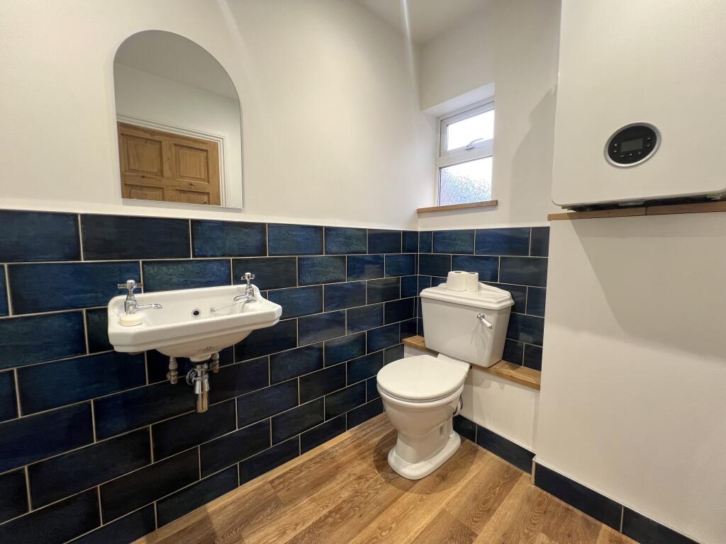 Cloakroom/wc