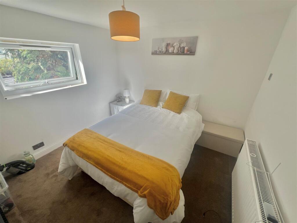 Wallwood Road Bedroom 1.jpg