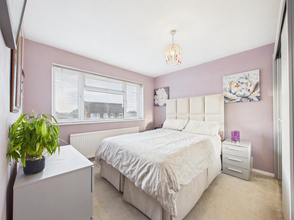 CAM01354G0-PR0617-STILL001