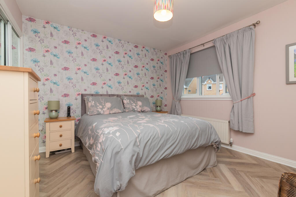 42 Strathcarron Drive, Paisley PA27AW-19