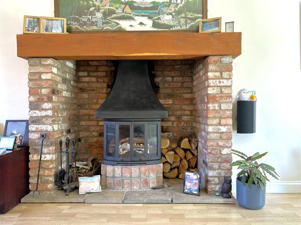 Complementary Feature Fireplace 989
