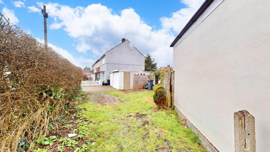 2-Fields-Park-Crescent-02102025_123159 2.jpg