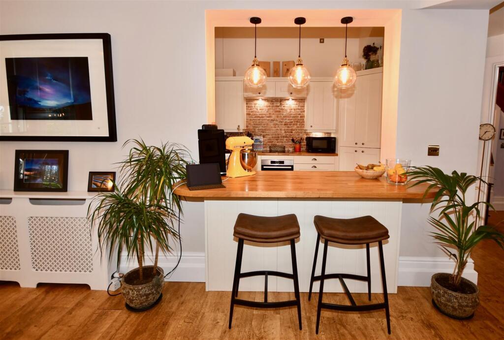 Breakfast bar