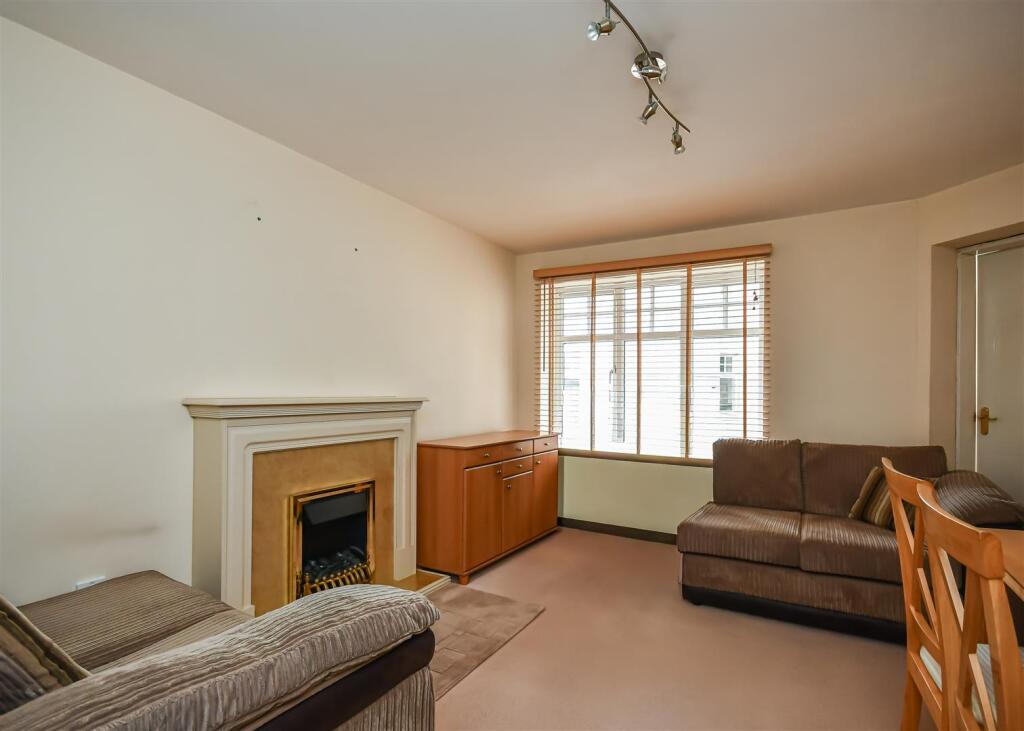 37 Pennant Court-Living Room.jpg