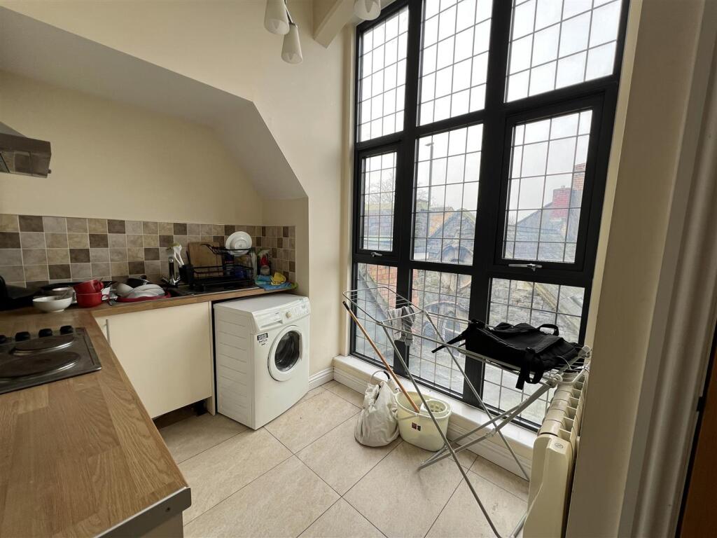 20 - Block of Flats for Auction, St George.jpg