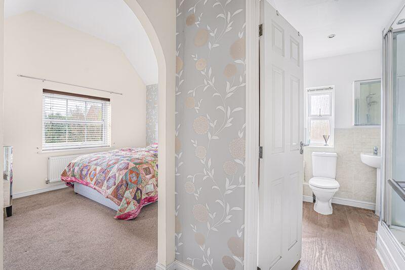 Main Bedroom &amp; En-Suite