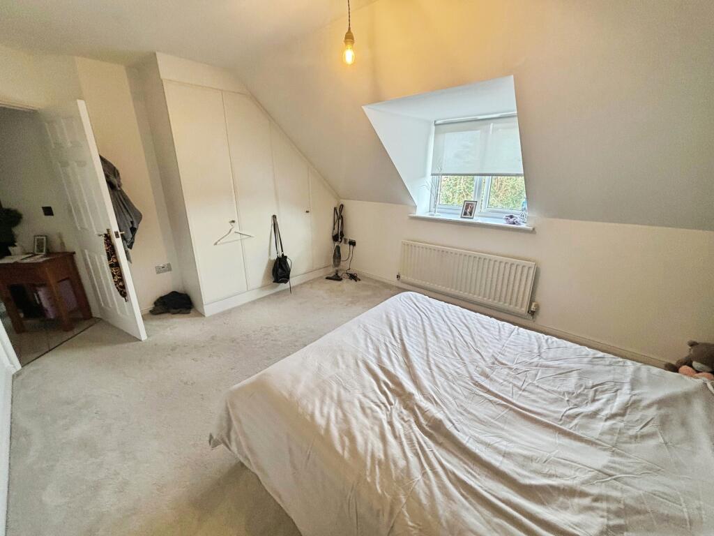 14651377bedroom20111