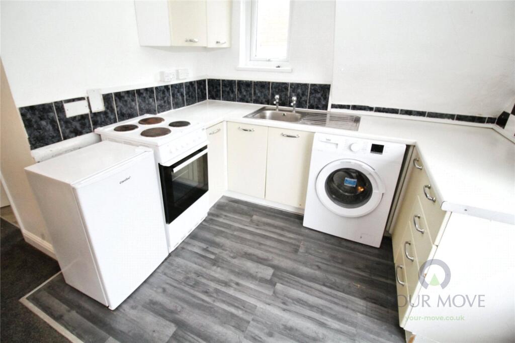 Lounge/ Kitchen 2
