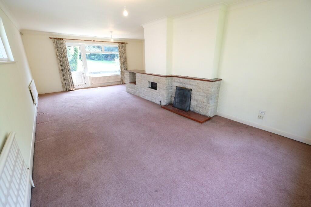 SITTING/DINING ROOM