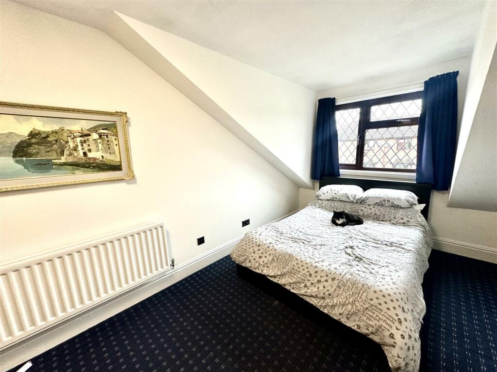 BEDROOM 3
