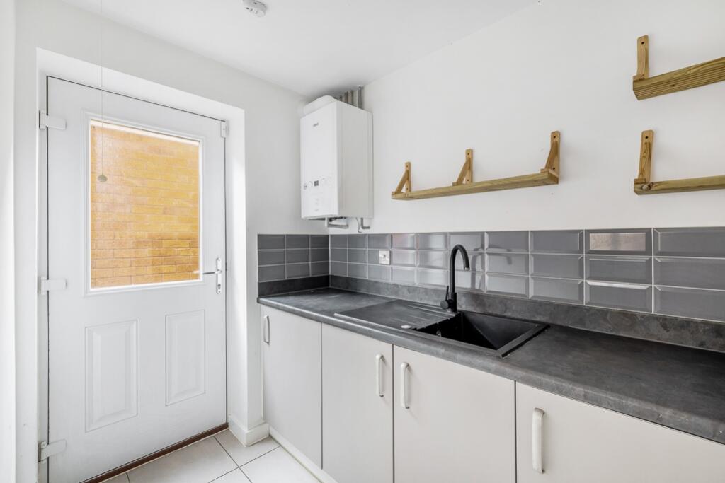 71 Swift Gardens (Kirton)-13