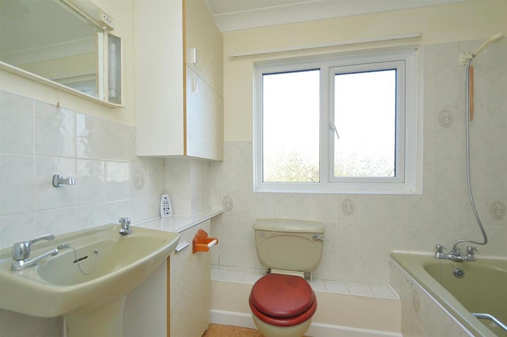 Bathroom.jpg