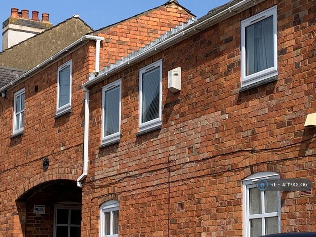 1st Floor Apartment Sharing 