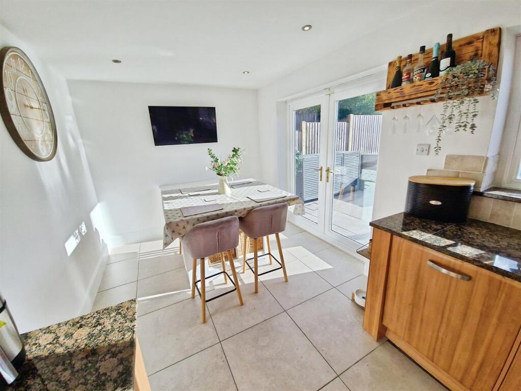 Kitchen/Breakfast Room