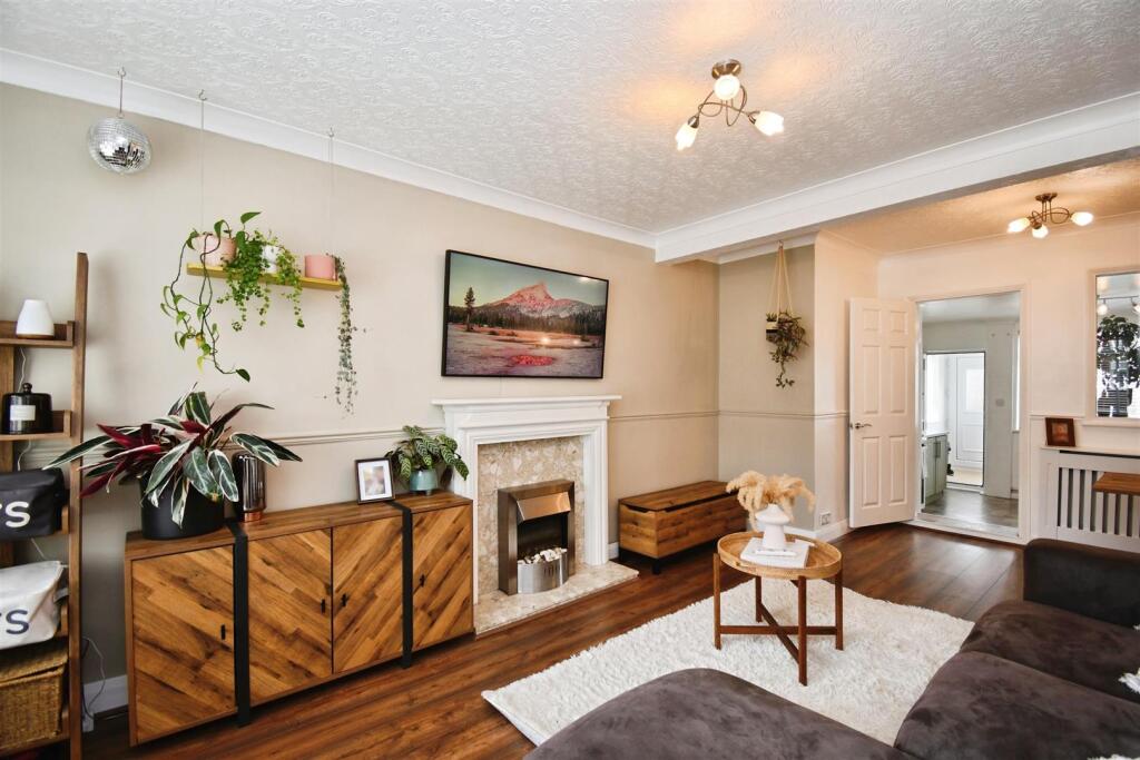 Lounge / dining room