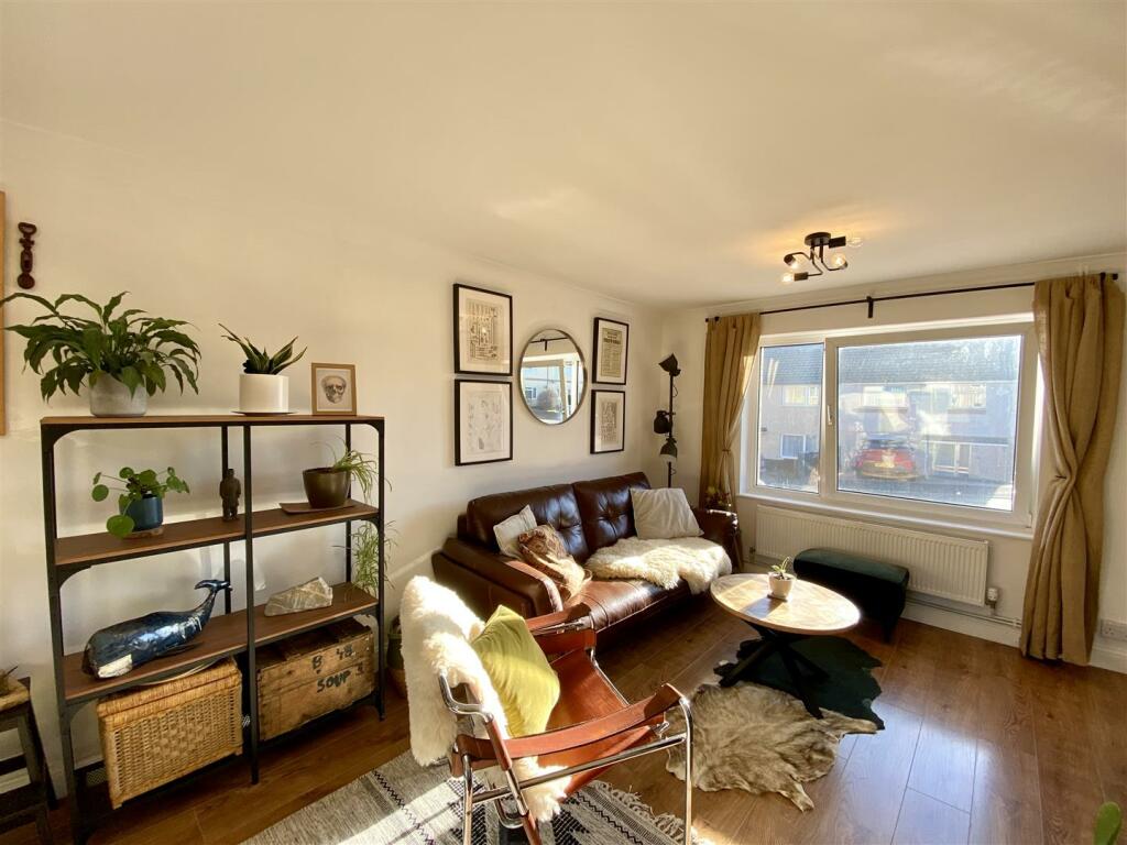 OPEN PLAN SITTING/DINING ROOM