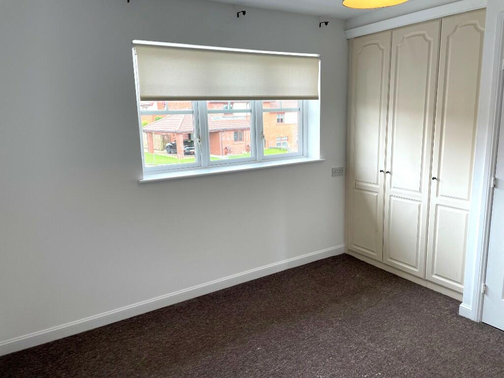 Bed 1. 3.7m x 3.3m