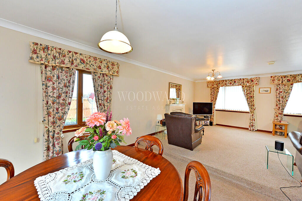 Living/Dining Roo...