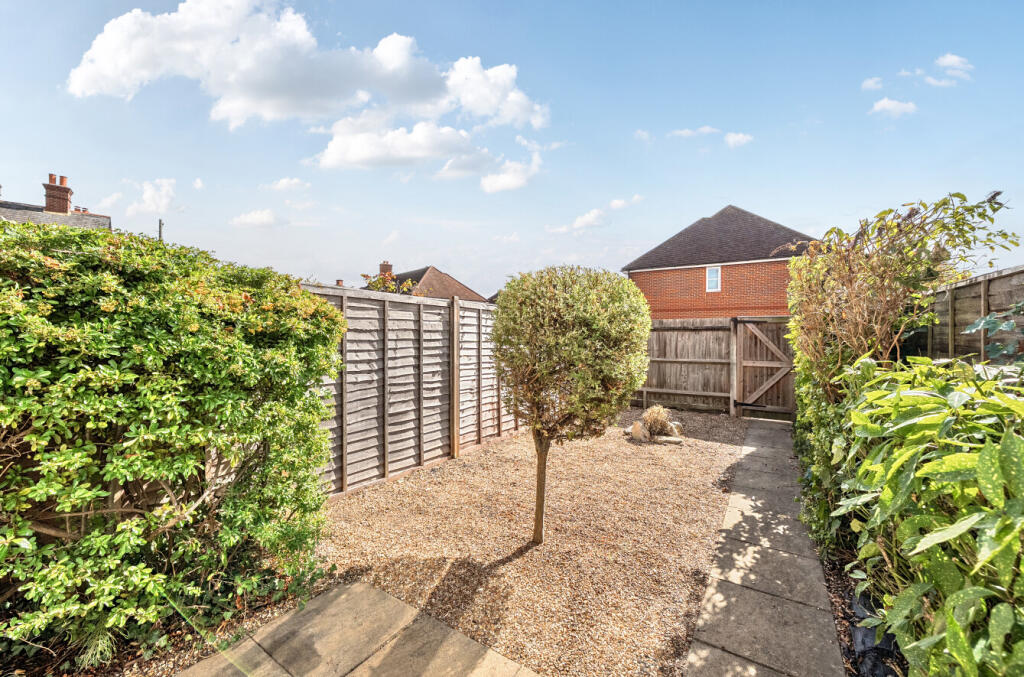 1344415-5-68aed71...