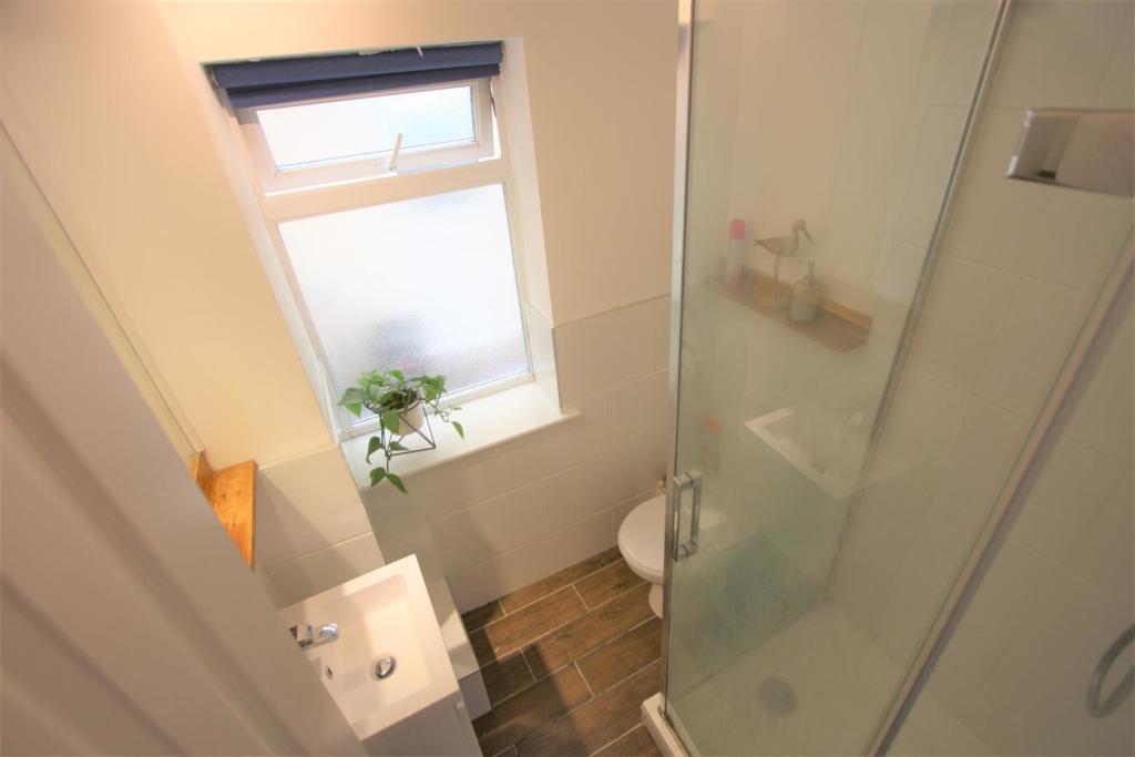 Flat 3, 10-12 Tolcarne Road Shower Room